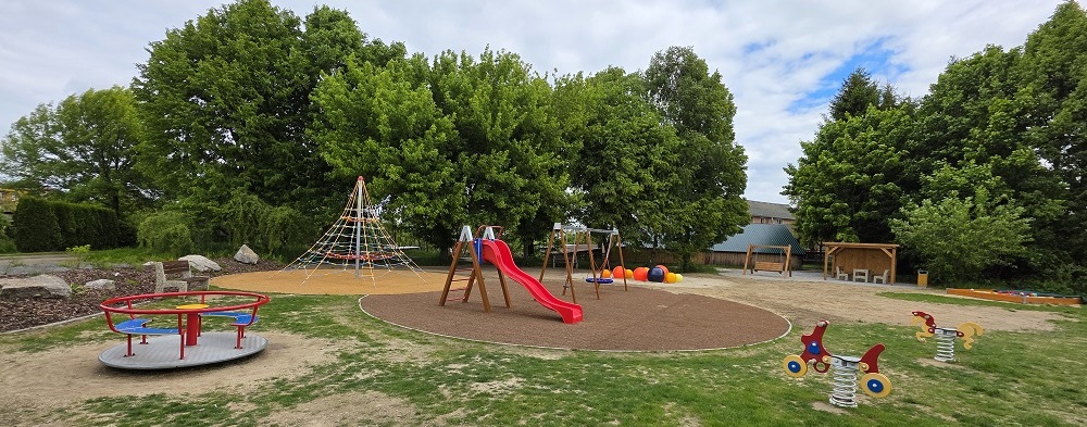 Dětského a workoutové hřiště